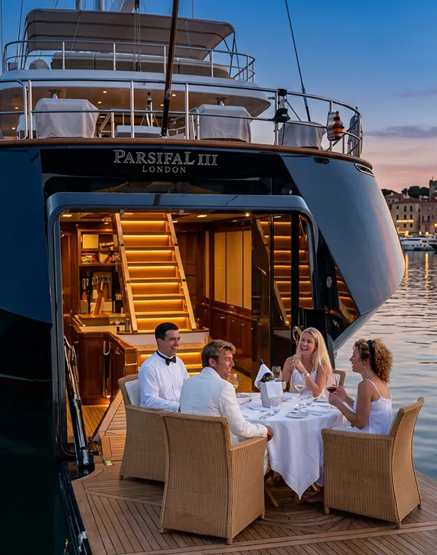 Organizzazione catering in barca per cene ed eventi esclusivi a Ischia